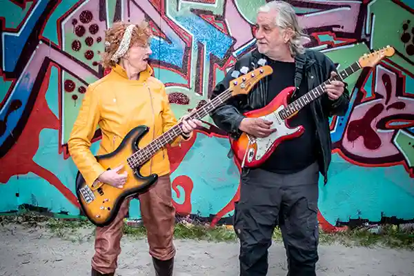 Rockduo indspiller hos studietid.dk